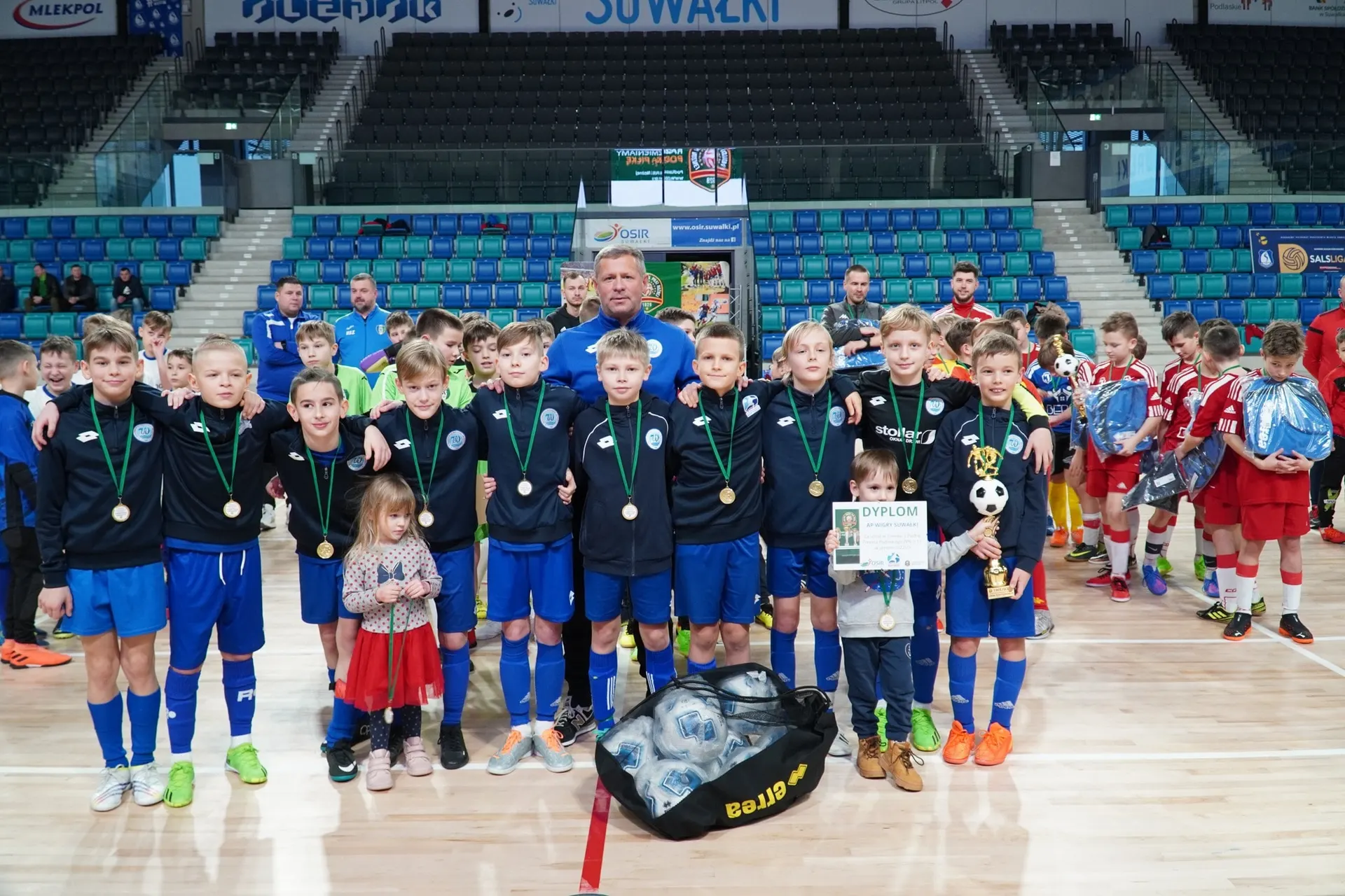 AP WIGRY SUWAŁKI ZWYCIĘZCĄ TURNIEJU O PUCHAR PODLASKIEGO ZPN u-11